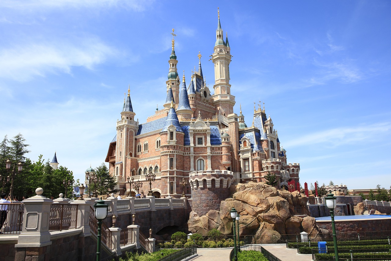 Shanghai Disneyland Enchanted Storybook Castle