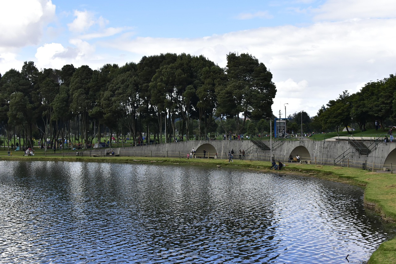 Simon Bolivar Park lake in Bogota