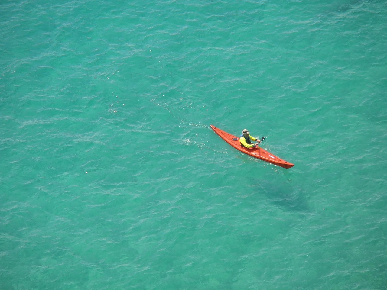 Kayaking along the coast of Cassis