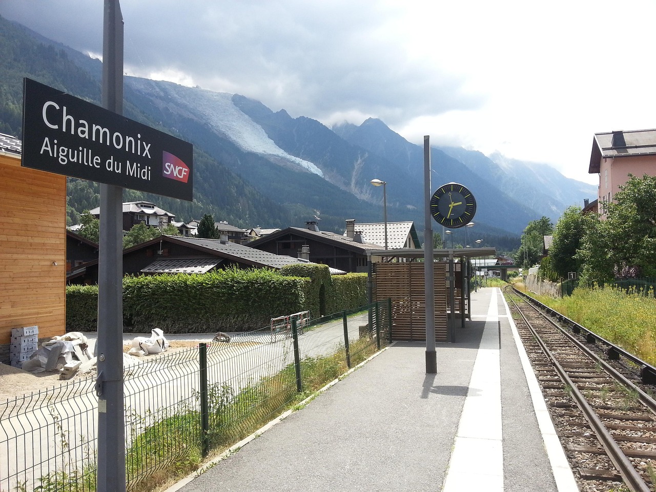 Bus and train transport in Chamonix valley