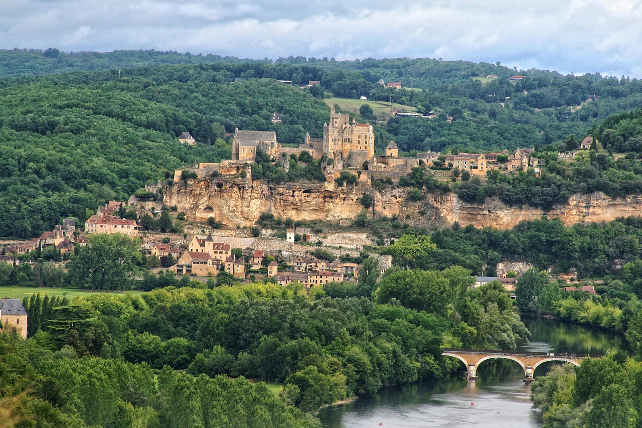 Beynac-et-Cazenac village and castle above Dordogne River