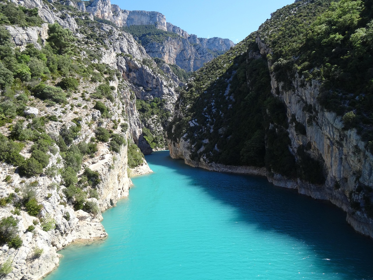 Gorges du Verdon and turquoise river