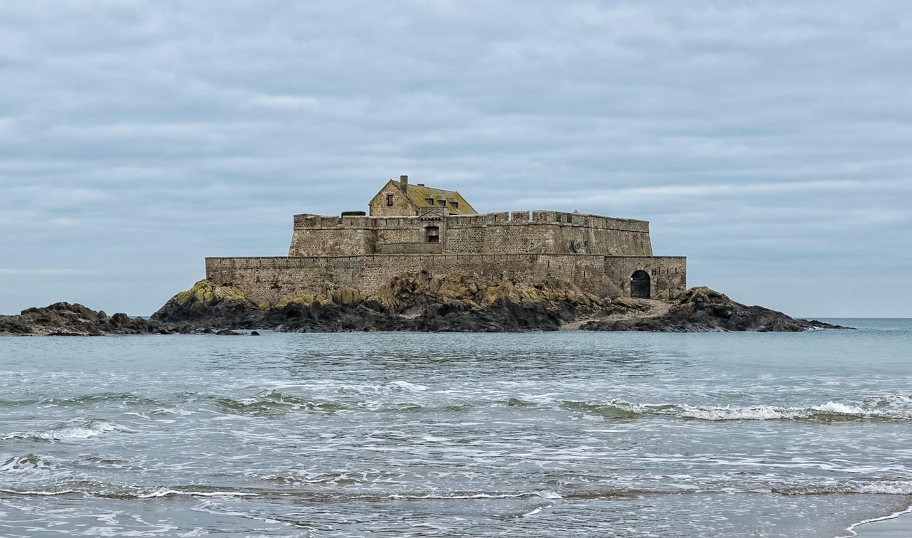 Fort National off Saint-Malo at low tide
