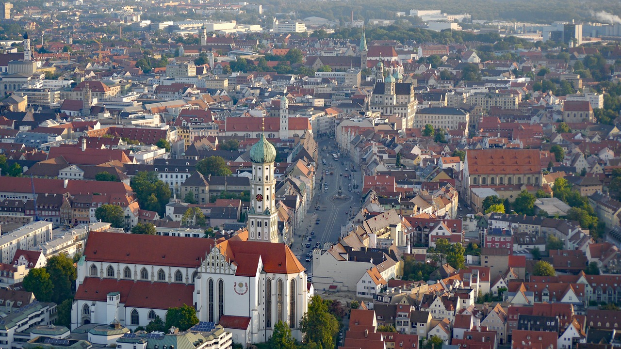 Maximilianstrasse in Augsburg