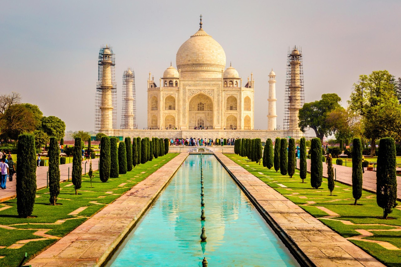 Taj Mahal near Delhi in Agra