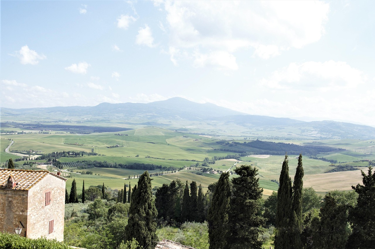 Val d'Orcia landscape near Pienza