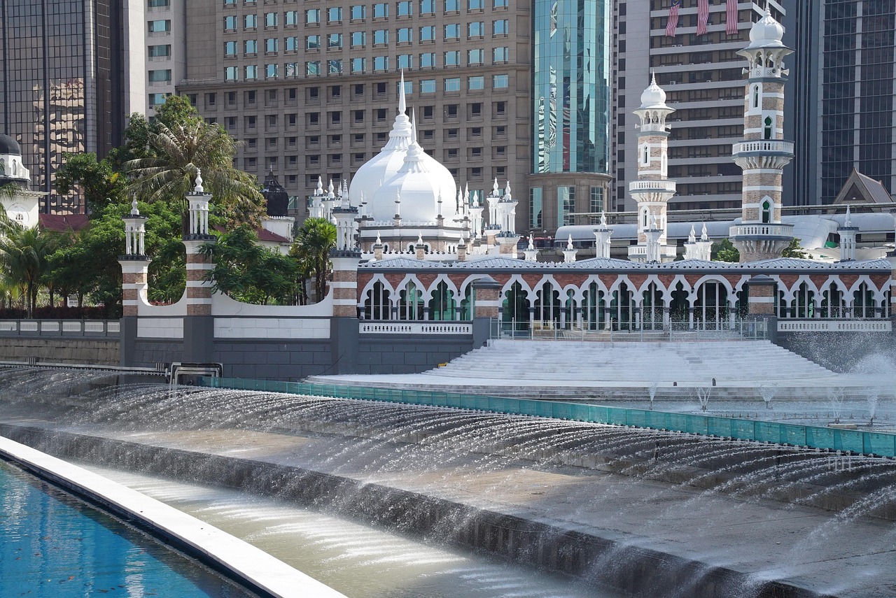 Masjid Jamek mosque and River of Life in Kuala Lumpur