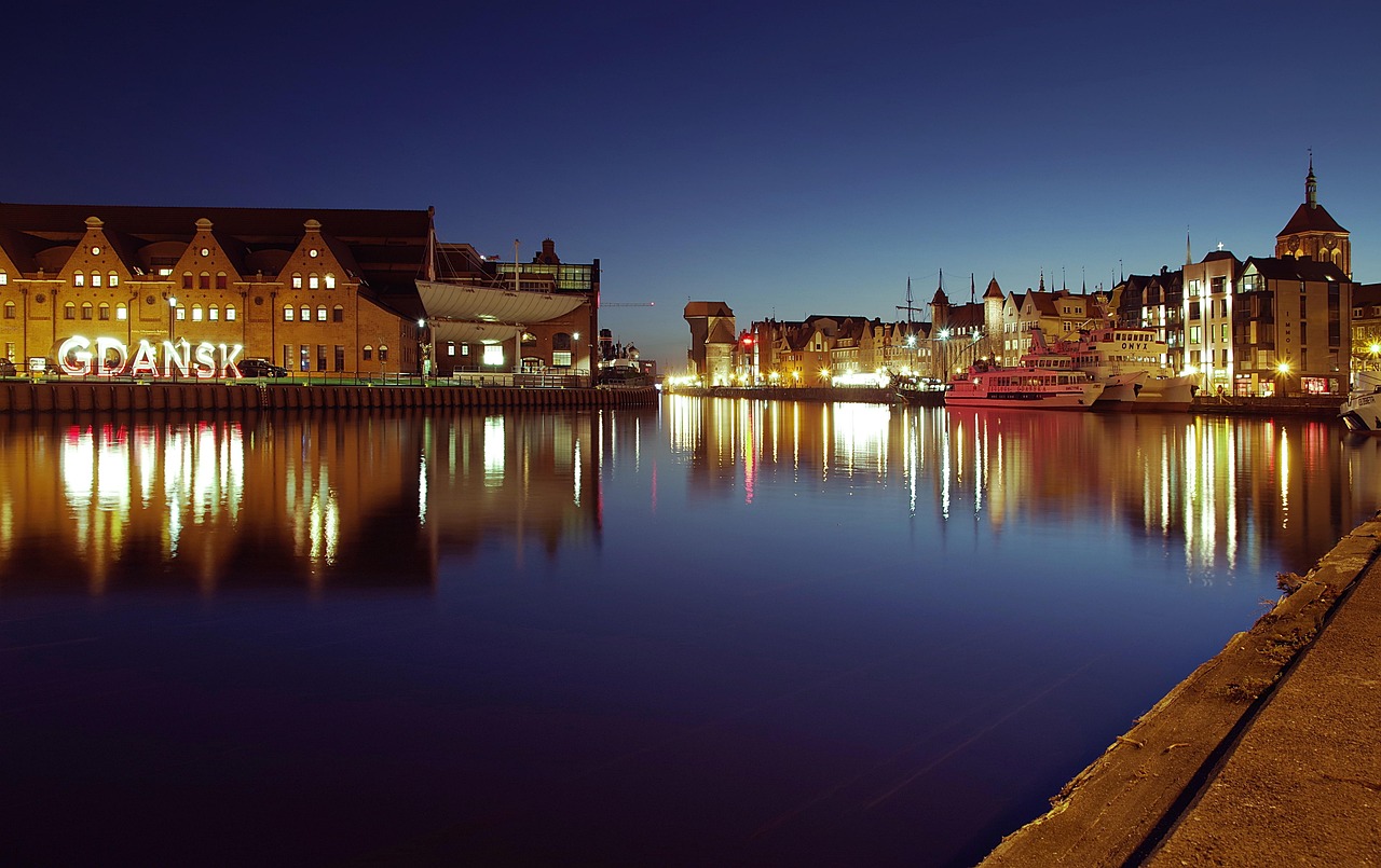 Gdansk Motlawa waterfront at night