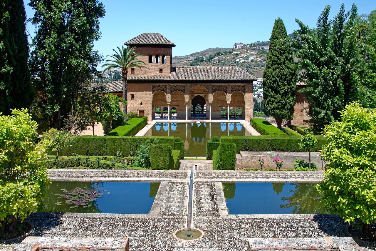 Partal area towers and pools Alhambra
