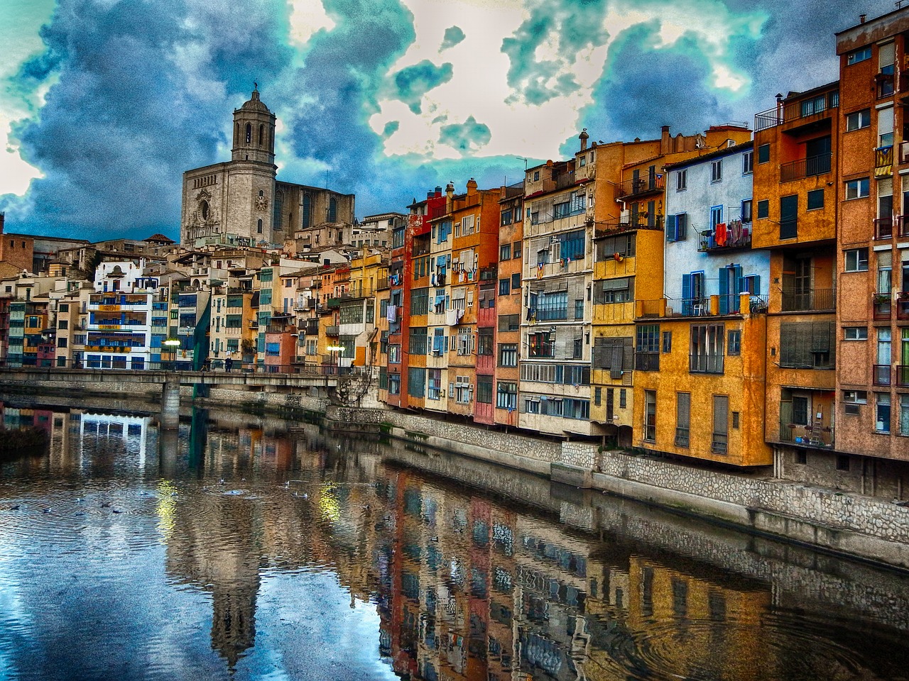 Girona cathedral from below