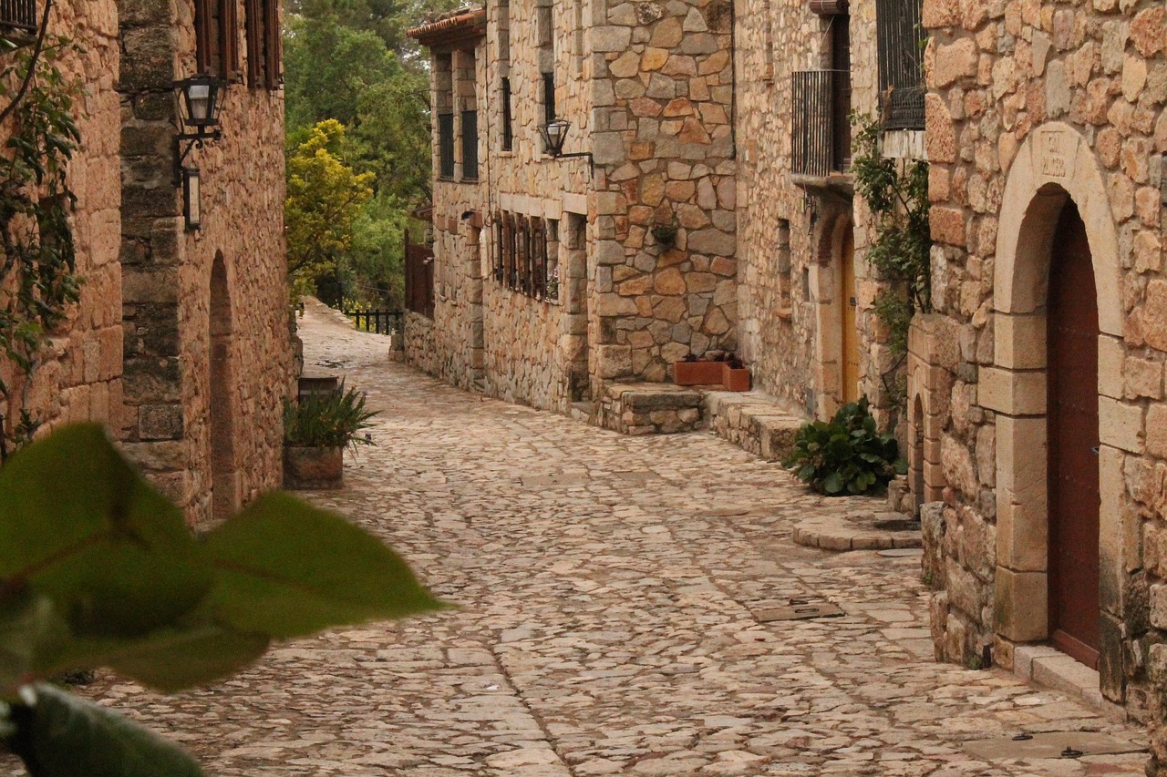 Siurana cliff-top village and reservoir